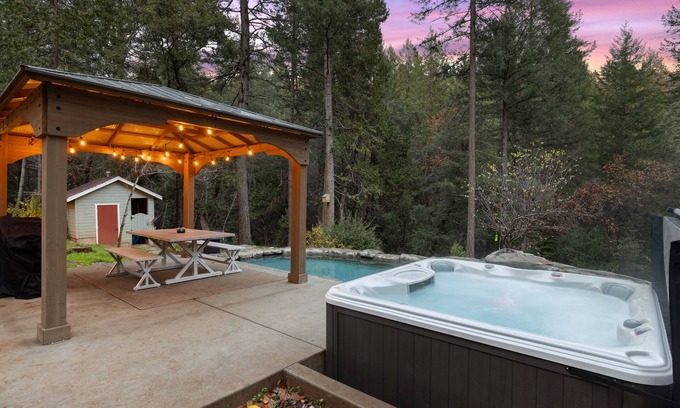 Forest Ranch Cabin | Spacious Luxury Woodland Cabin with pool and chef's kitchen
