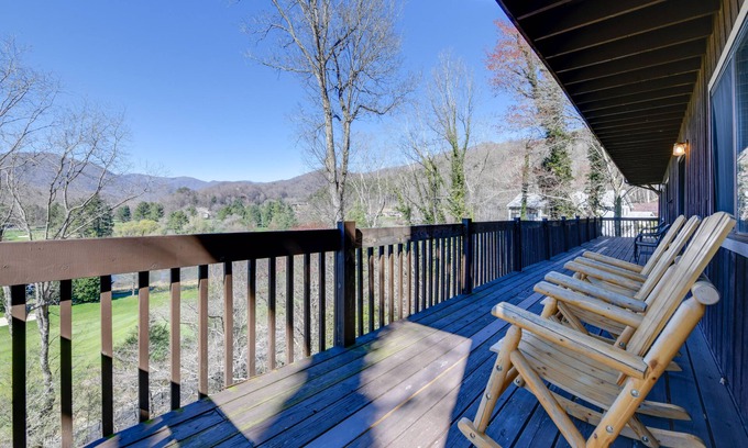 Maggie Valley Cottage | Spacious Maggie Valley Mtn Home w/ Hot Tub & Views