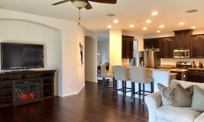 Riverview House | Spacious Modern Retreat for Family Fun Near Tampa!