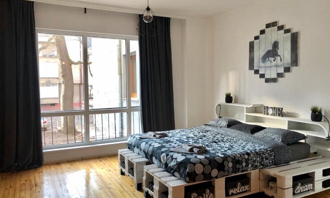 Sofia City Center Apartment | Spacious modern vintage flat in the heart of Sofia