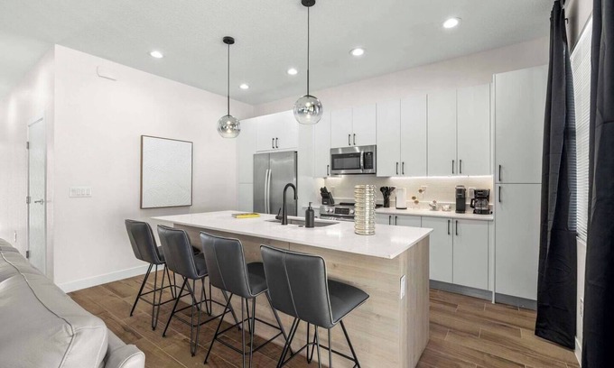 Pinecrest West Park House | Spacious New-Build 3Br Home Near Downtown Tampa