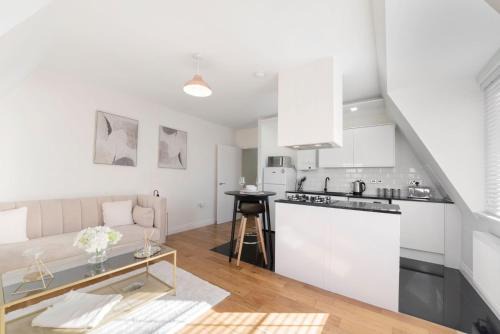 Bishop's Stortford Apartment | Spacious One Bed loft Apartment