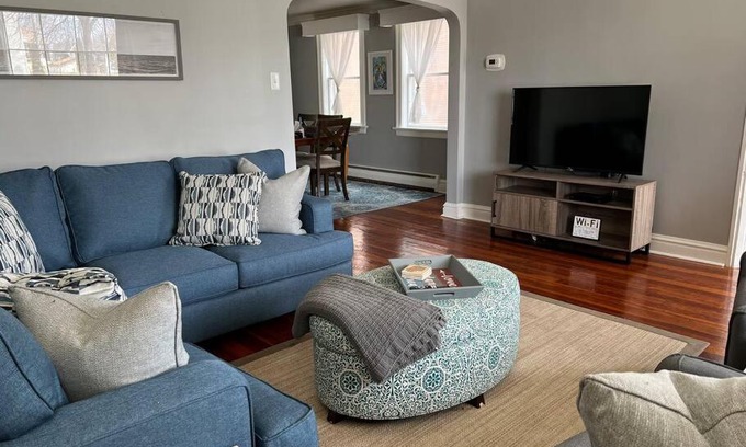 Sheboygan House | Spacious & Peaceful Home in the heart of Sheboygan