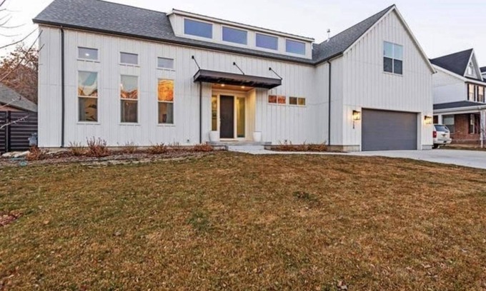 Scera Park South House | Spacious & Prime location. Open concept, hot tub, home gym & play ground.