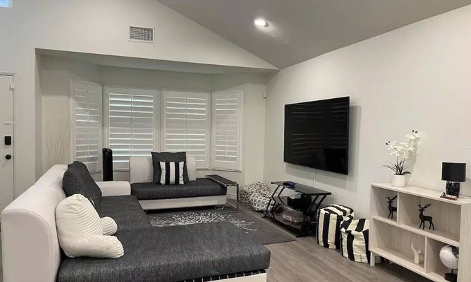 Valle Lindo House | Spacious · Private · Secluded Home!