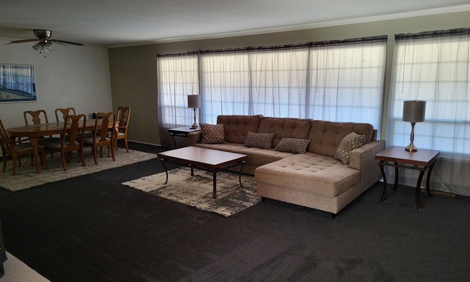 Red Bluff House | Spacious Red Bluff mid-century ranch style