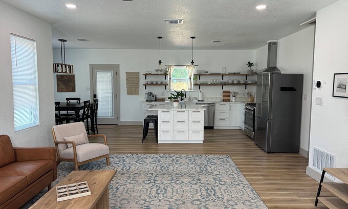 Schertz House | Spacious Remodeled Home on Large Lot – Modern Amenities & More