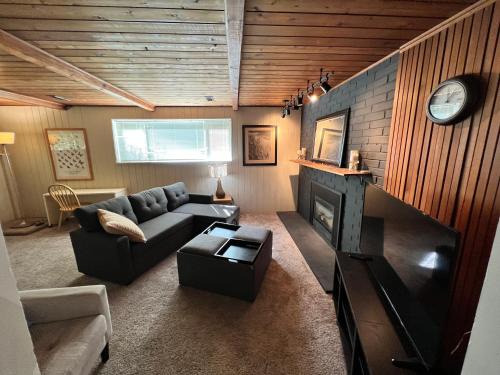 Esperance House | Spacious Retreat w/Hot Tub. Perfect for Families