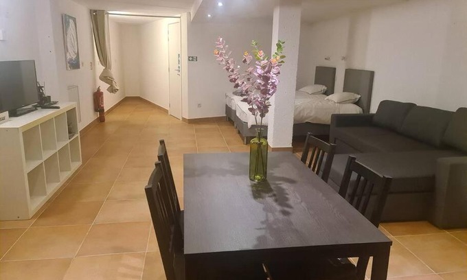 Klein-Antwerpen Apartment | Spacious studio with private entrance