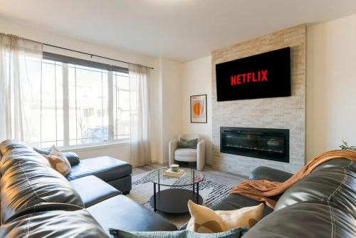 Calgary House | Spacious Suite
