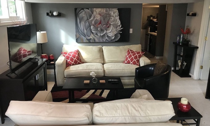 Claremont House | Spacious suite with private patio, minutes from DC/DCA