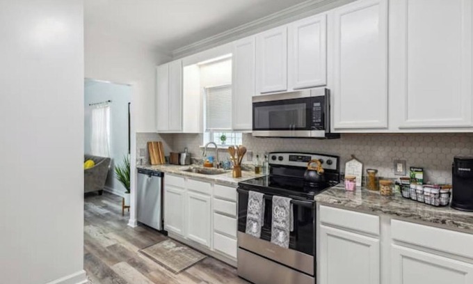 Pittsburgh House | Spacious, Sun-Filled Home with King Master Suite