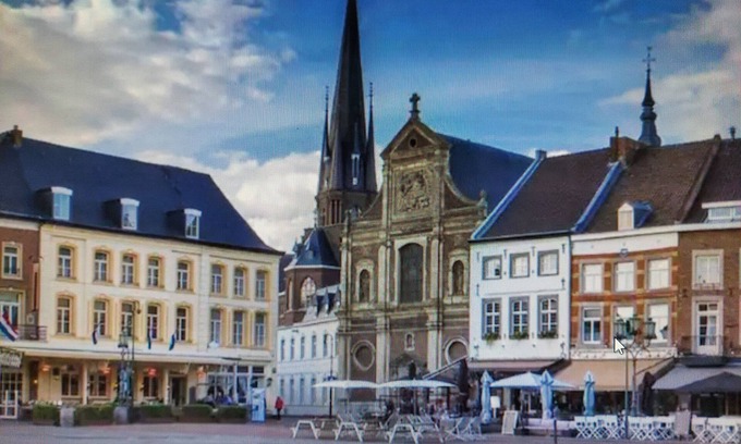 Sittard Apartment | SPACIOUS TOWER APARTEMENT IN CENTRE SITTARD. Free privat parkinglot.