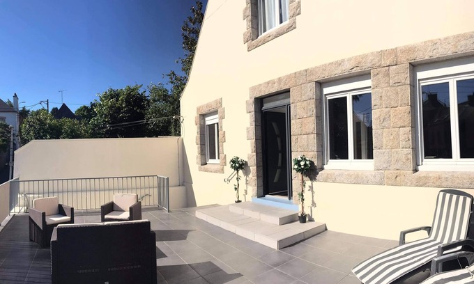 Quimperle House | Spacious townhouse - 2 self-contained apartments for flexible living