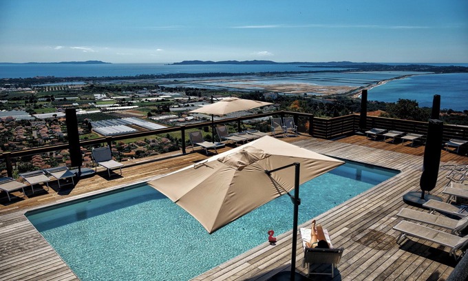 Hyeres Villa | Spacious villa with seen (200 °) magnificent sea, very large pool