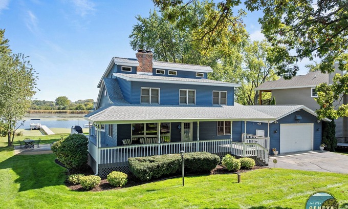 Delavan House | Spacious Waterfront Home on Lake Delavan |Pier |Fire Pit |Deck |Retreat for Family, Friends or Work