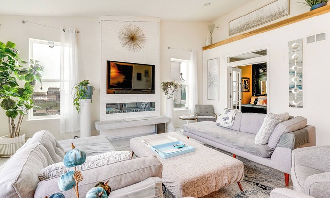 Yorkville House | Spacious Waterfront Yorkville Getaway w/Yard