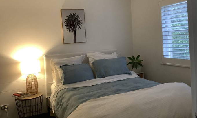 Avalon Beach Apartment | Spanish style block, cosy couple retreat