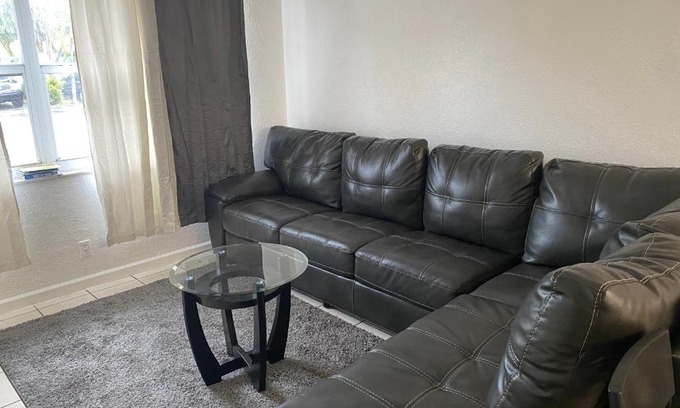 Hallandale Beach House | Spare Space