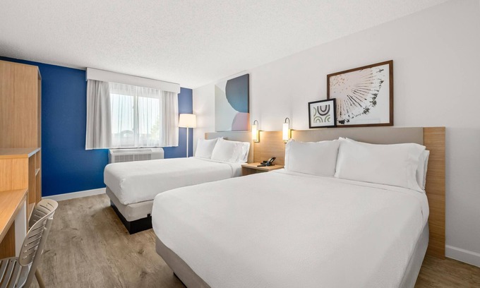 Eden Prairie Hotel | Spark by Hilton Eden Prairie