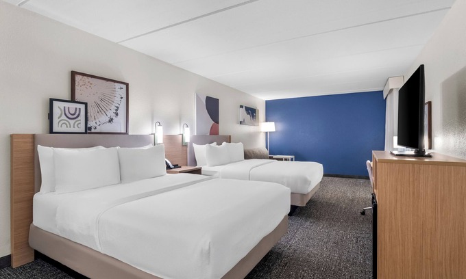 Kimball Hotel | Spark by Hilton Kimball