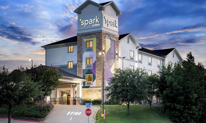 Longview Hotel | Spark by Hilton Longview