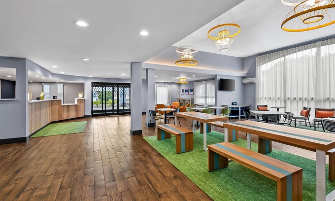 Pine Forest Hotel | Spark by Hilton Spring Lake Fayetteville