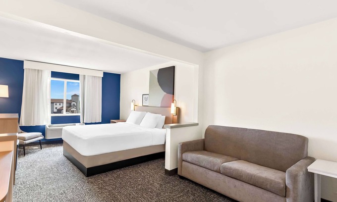 Springfield Hotel | Spark by Hilton Springfield Southwest