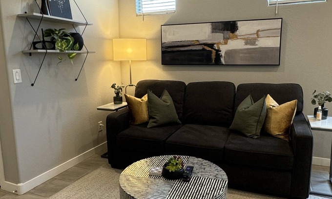 Buckeye Apartment | SPARKLING CLEAN, Modern 1 BR Guesthouse