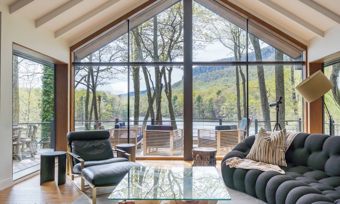 New Paltz House | Sparkling Ridge: Private Lake + Stunning Views