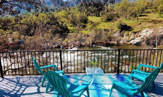 Three Rivers House | *Specials* π Stunning Main Fork "Kaweah River House" -1/2 Mile to Sequoia Park