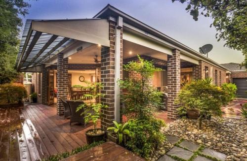 Williams Landing House | Specious ex-display 5 BDR house,up to 15 guests- Williams Landing