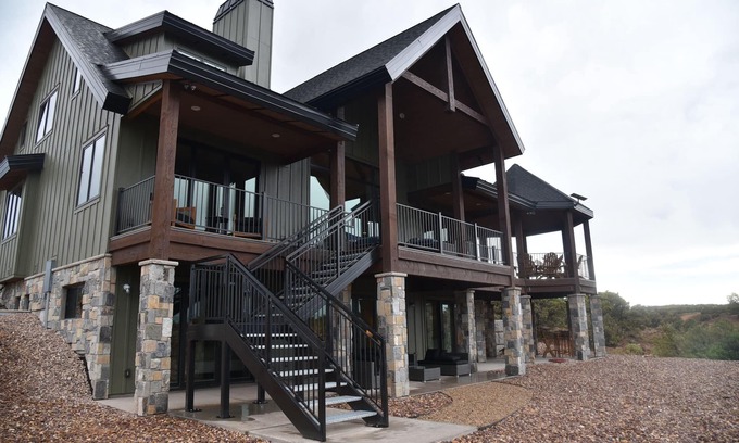 Duchesne County Cabin | Spectacular and New Cliff Lake Lodge @ Six Lakes Resort