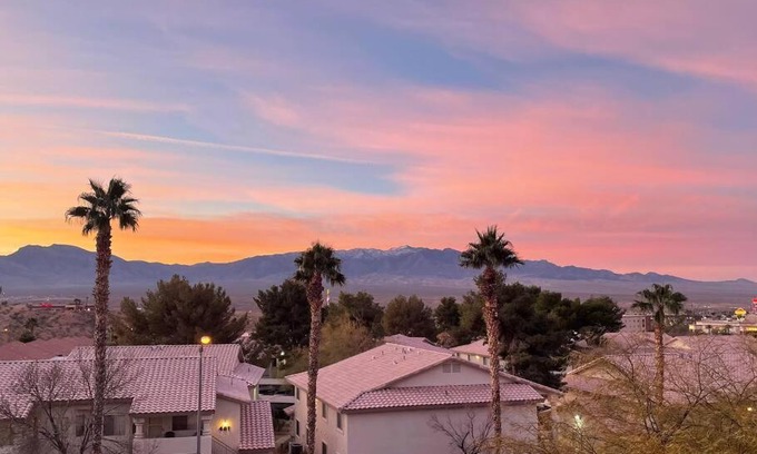 Mesquite Apartment | Spectacular Mountain Views at Hawk Ridge
