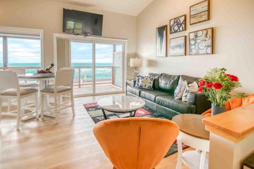 Depoe Bay Apartment | Spectacular Ocean Views! Spouting Horn Two