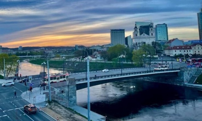 Business District Apartment | Spectacular river view apartment