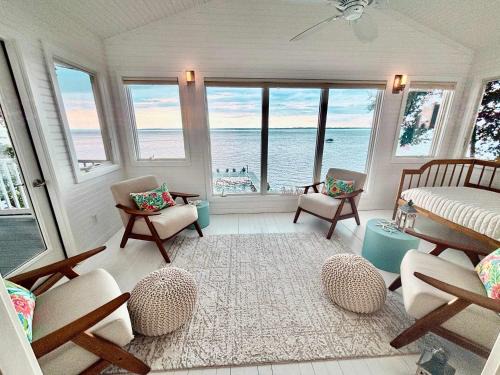 Suttons Bay House | Spectacular Suttons Bay Stay - Game Room Kayaks Pizza Oven & More