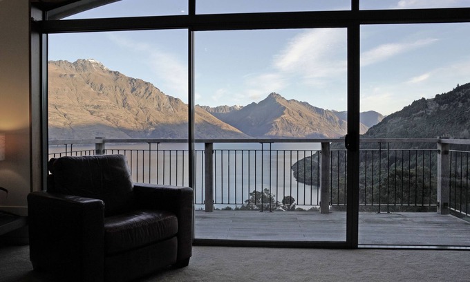 Sunshine Bay House | Spectacular views, warm, lots of rooms & spaces for all to enjoy