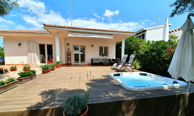 Ciudadela Ski Chalet | Spectacular villa with heated outdoor jacuzzi