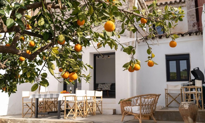 Riogordo House | Spend an unforgettable vacation close to nature in this beautifully located vacation home.