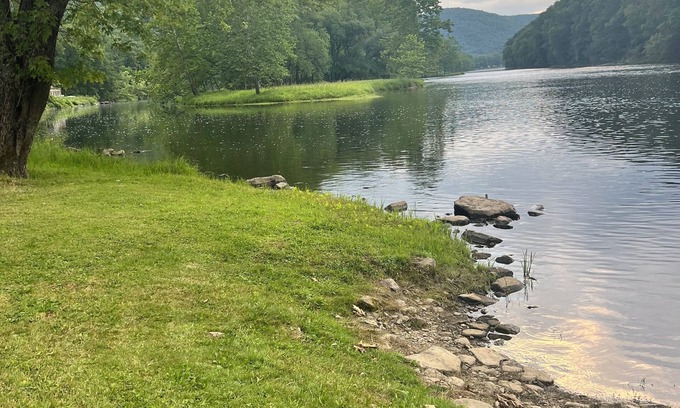Warren Apartment | Spend your time relaxing with a view of the Allegheny River