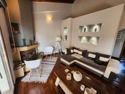 Longos Apartment | Spiti Loggos