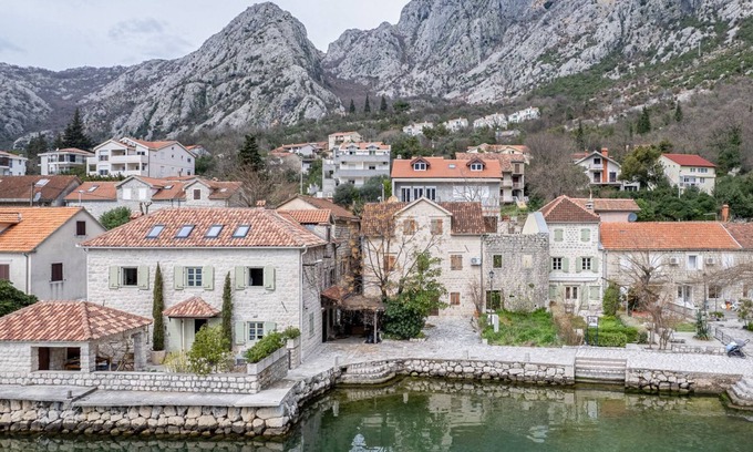 Orahovac Villa | Sponza House - Three Bedroom Villa, Sleeps 7