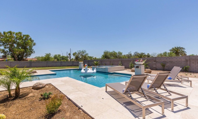 Shea North Estates Cottage | Sport & Splash - Pickle Ball - Sports Court -pool & Spa