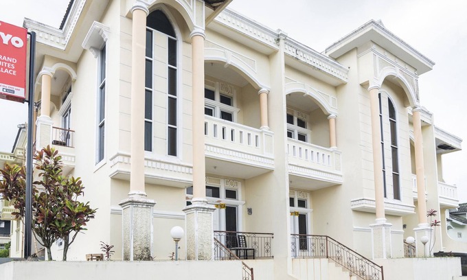 Cipanas Hotel | SPOT ON 2950 Grand Suites Palace Syariah