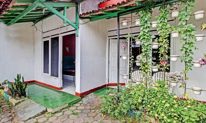 Ambarawa Hotel | SPOT ON 92791 4 Saudara Hotel