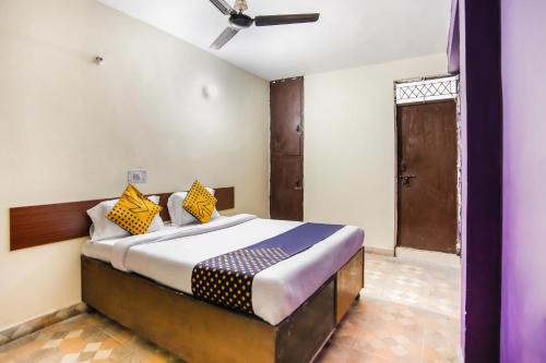 New Delhi Hotel | SPOT ON Hotel Harry's 1 Near Select Citywalk Mall