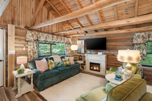 Rudy House | Spring Hill Farm - The Pampered Peacock