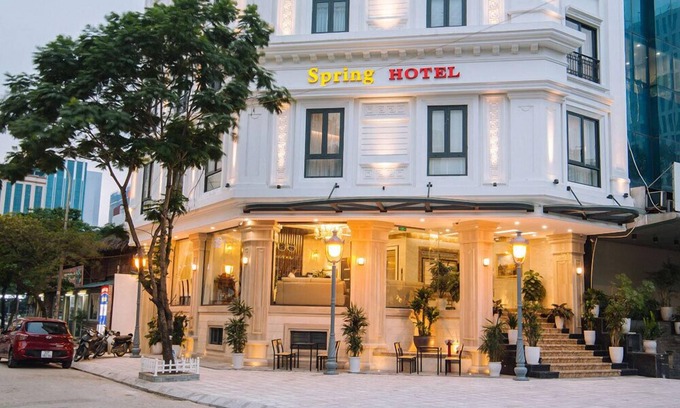 Dich Vong Hau Hotel | Spring Hotel Hanoi