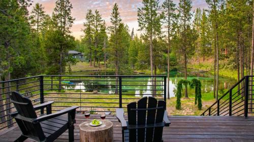 Sunriver House | Spring River Retreat Waterfront Luxury w Hot Tub Game Room Near Bend